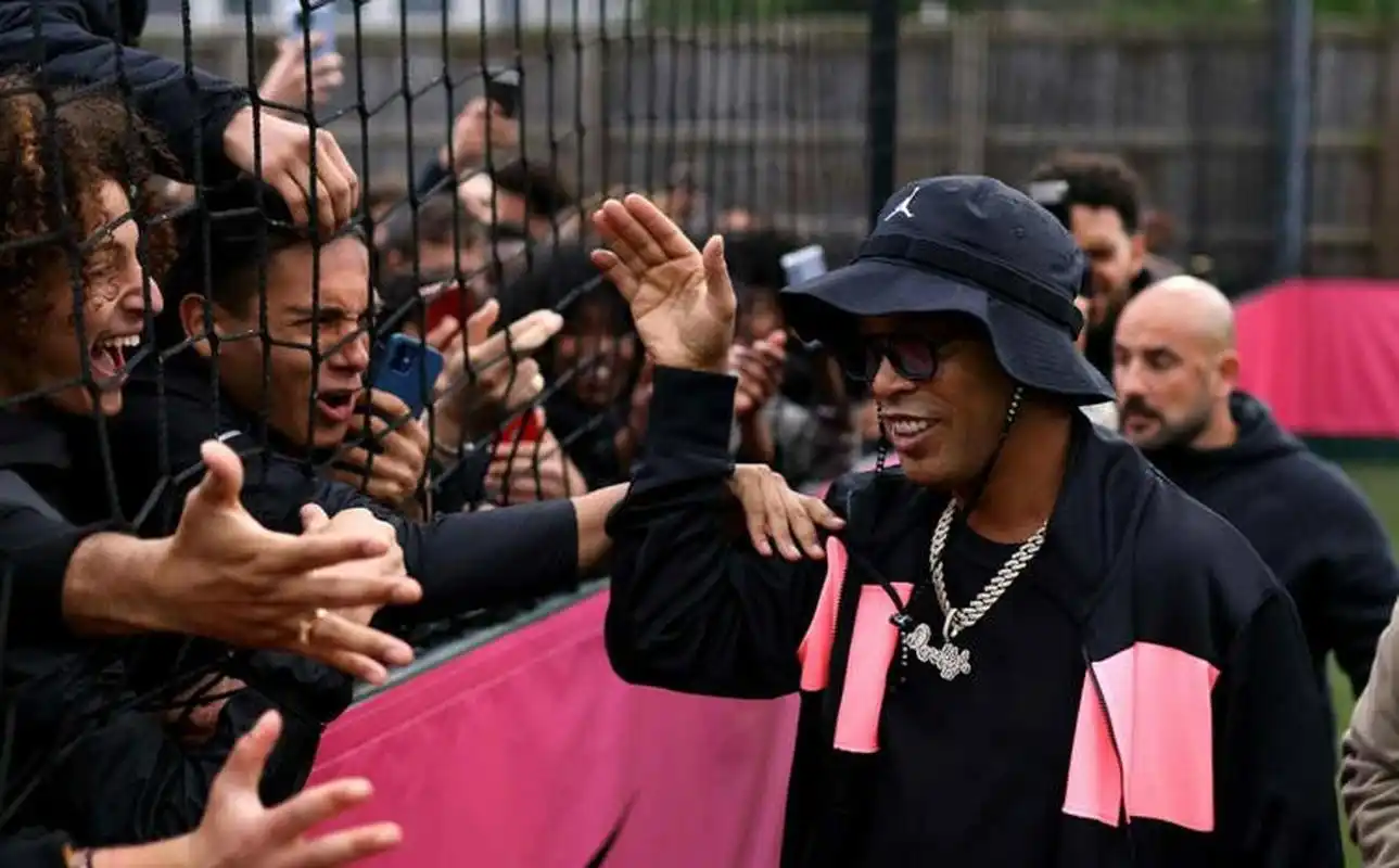 尼亚赢得了 尼亚赢得了