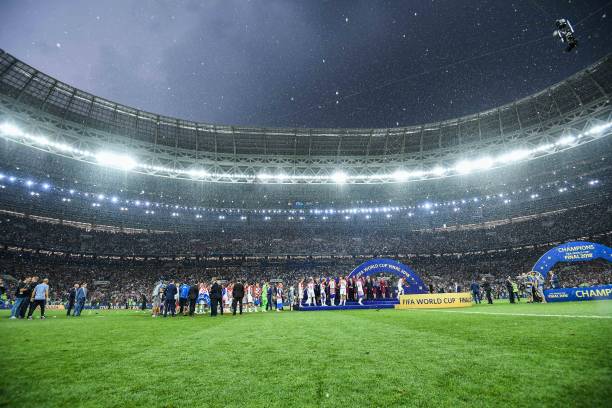 通过与所在 通过与所在